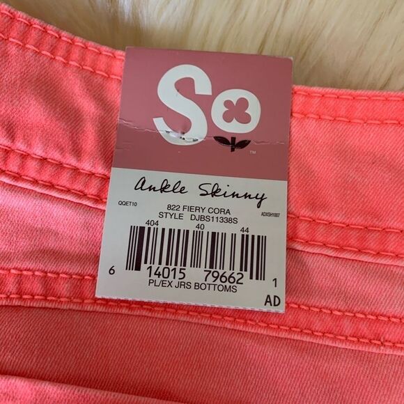 SO Coral Ankle Pants Size 11 - Picture 3 of 4